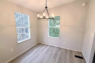 410 Crystal Dr, Carrollton, GA 30116 - Photo 12