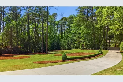 2883 W Roxboro Road NE, Atlanta, GA 30324 - Photo 4