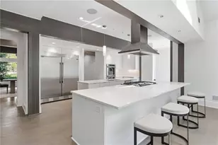 2883 W Roxboro Rd NE, Atlanta, GA 30324 - Photo 22