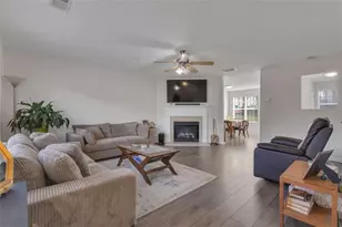 127 Chastain Cir, Newnan, GA 30263 - Photo 2