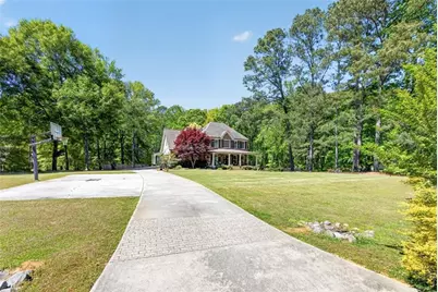 2700 Bay Ridge Drive, Loganville, GA 30052 - Photo 2