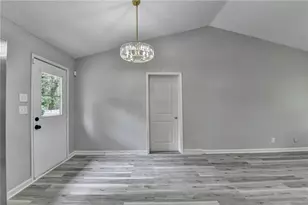 1018 Wayne Dr, Snellville, GA 30078 - Photo 12