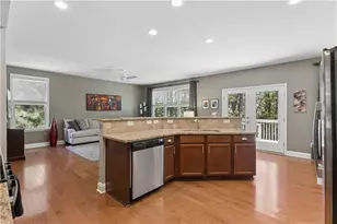 1090 Chelsey Way, Roswell, GA 30075 - Photo 16