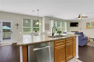 2710 Evan Manor Ln, Cumming, GA 30041 - Photo 6