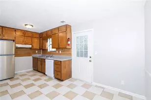 320 Sprucewood Ct, Lawrenceville, GA 30046 - Photo 4