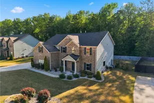 802 Relic Rdg, Hampton, GA 30228 - Photo 2