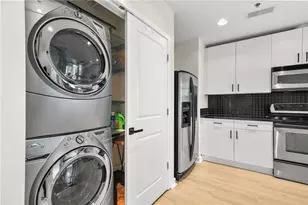 250 Pharr Rd NE, Atlanta, GA 30305 - Photo 12