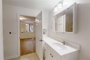 300 Johnson Ferry Road NE, Atlanta, GA 30328 - Photo 24