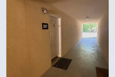 1001 Holly Drive #207, Gainesville, GA 30501 - Photo 2