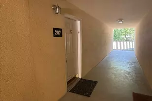 1001 Holly Dr, Gainesville, GA 30501 - Photo 2