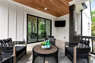 96 Woodstock Rd, Roswell, GA 30075 - Photo 40