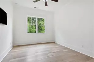 96 Woodstock Rd, Roswell, GA 30075 - Photo 32