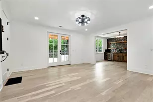 96 Woodstock Rd, Roswell, GA 30075 - Photo 44