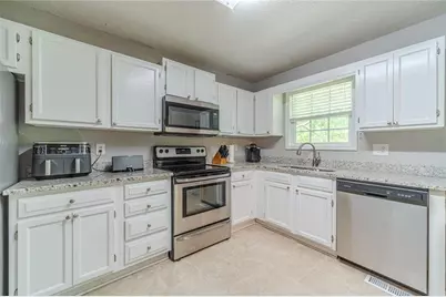2195 Azalea, Loganville, GA 30052 - Photo 16