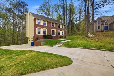 145 Shadybrook Lane SW, Atlanta, GA 30331 - Photo 2