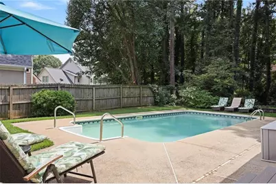 6011 Fairlong Court NW, Acworth, GA 30101 - Photo 2