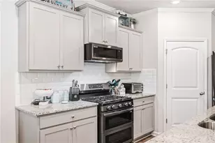 401 Valley View Cir, Dallas, GA 30132 - Photo 8