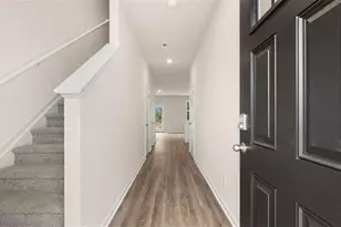 214 Kenmore Cir, Perry, GA 31069 - Photo 2