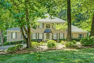 2016 Mountain Creek Dr, Stone Mountain, GA 30087 - Photo 4