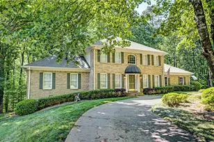 2016 Mountain Creek Dr, Stone Mountain, GA 30087 - Photo 2