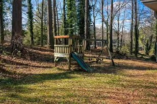 375 Derbyshire Dr, Stone Mountain, GA 30088 - Photo 16