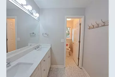 2242 Lenox Walk NE, Atlanta, GA 30319 - Photo 50