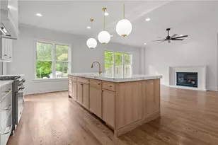 29 E Park St, Buford, GA 30518 - Photo 18