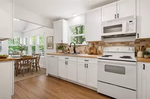 129 Cypress St, Roswell, GA 30075 - Photo 14