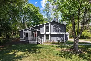 2592 Twin Oaks SW, Marietta, GA 30064 - Photo 1