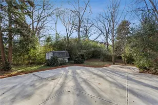 366 E Dixie Ave SE, Marietta, GA 30060 - Photo 26