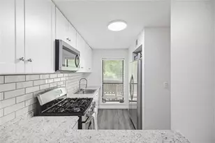 703 Woodcliff Dr, Sandy Springs, GA 30350 - Photo 2