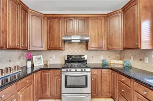 880 Walnut Creek Dr NW, Lilburn, GA 30047 - Photo 18
