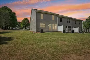 5710 Vinyard Ln, Cumming, GA 30041 - Photo 2