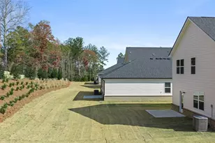 124 Holland Cv, Winder, GA 30680 - Photo 2