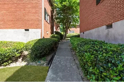3660 Peachtree NE #C2, Atlanta, GA 30319 - Photo 4