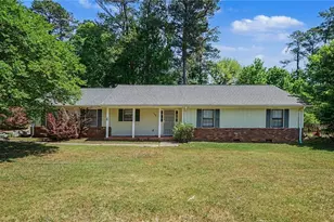 2346 Eastgate Dr, Snellville, GA 30078 - Photo 2