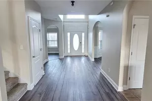 558 Georgia Cir, Loganville, GA 30052 - Photo 2