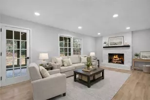 2802 Lakeview Ct, Buford, GA 30519 - Photo 4