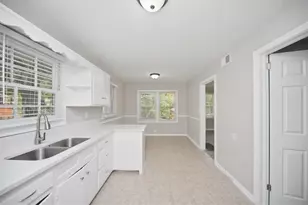 2421 Spring Garden Dr SW, Atlanta, GA 30315 - Photo 12