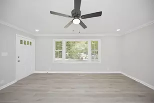 2421 Spring Garden Dr SW, Atlanta, GA 30315 - Photo 8