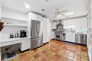 705 E Northway Ln, Atlanta, GA 30342 - Photo 10