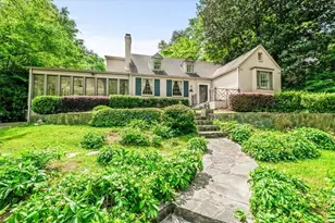 2039 Springlake Dr, Atlanta, GA 30305 - Photo 2