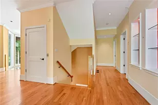 6960 Riverside Dr, Atlanta, GA 30328 - Photo 8