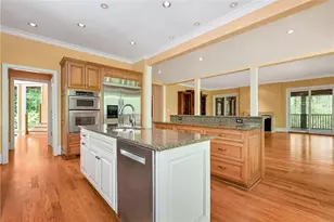 6960 Riverside Dr, Atlanta, GA 30328 - Photo 16