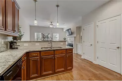 7215 Highland Bluff #2, Atlanta, GA 30328 - Photo 6