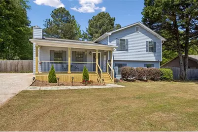 1492 Sir Knights Way, Lawrenceville, GA 30045 - Photo 4