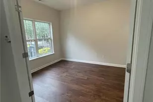 387 Brookview Dr, Riverdale, GA 30274 - Photo 2