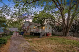 712 Berkeley Ave NW, Atlanta, GA 30318 - Photo 4