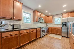 712 Berkeley Ave NW, Atlanta, GA 30318 - Photo 6