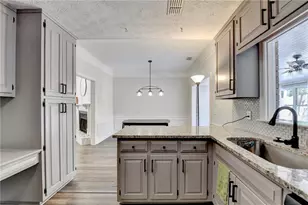 7111 St Charles Square, Roswell, GA 30075 - Photo 16